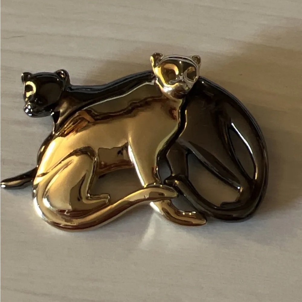 Liz Claiborne LC 2 Tiger or Cat pin brooch goldtone & dark silvertone colors VTG